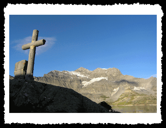 Lac de Salanfe et la croix-Suisse